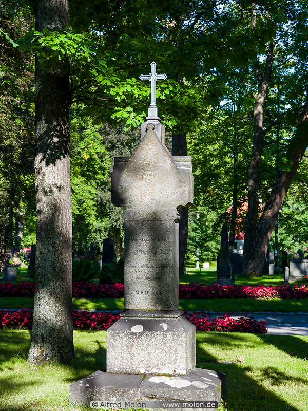 25 Statue in Nidaros cathedral park