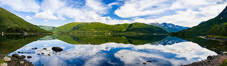 60 Gullesfjord in Hynnoya