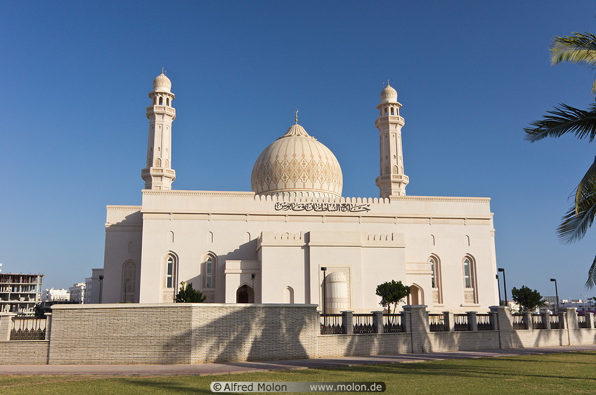 02 Sultan Qaboos mosque
