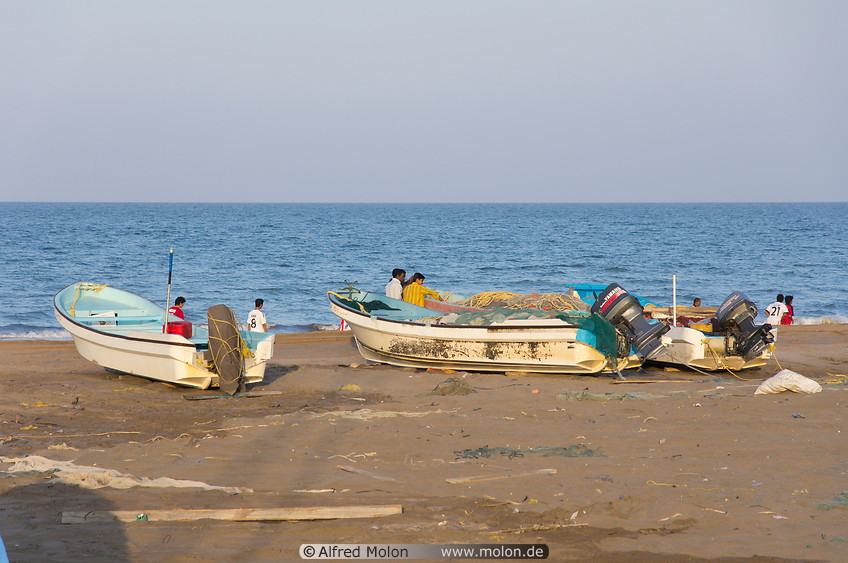 01 Fishermen boats