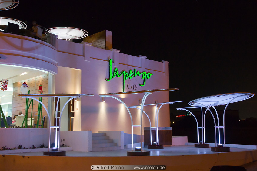 14 Japengo cafe at night
