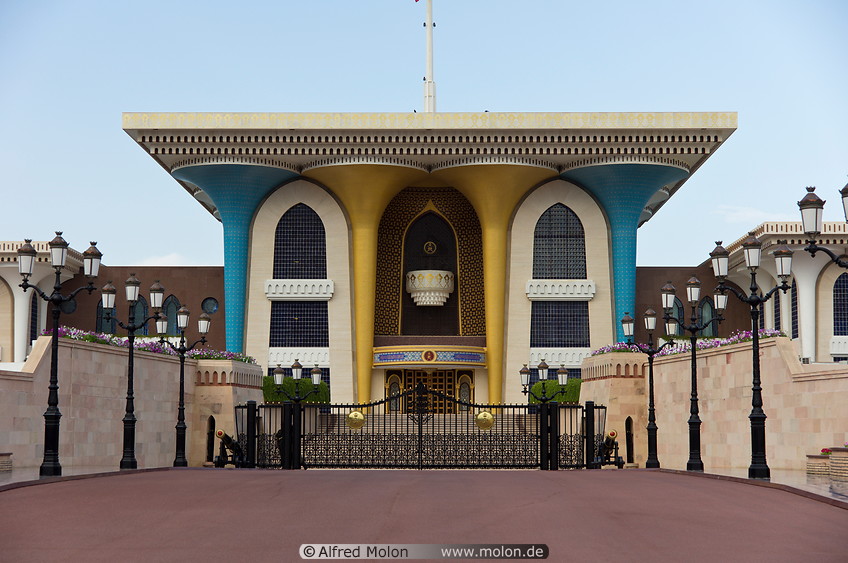 06 Al Alam royal palace