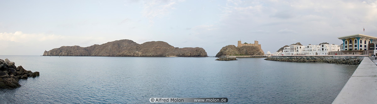 27 View of bay, Al Alam royal palace and Al Jalali fort