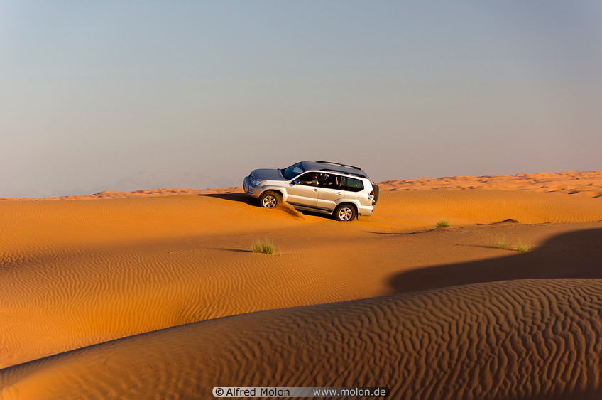 12 4wd car on sand dunes