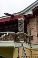 07 Building damaged by earthquake