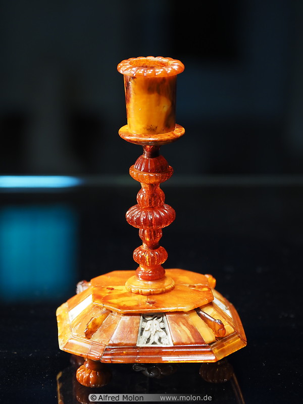 12 Amber candle holder