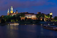 05 Wawel on Vistula river at night