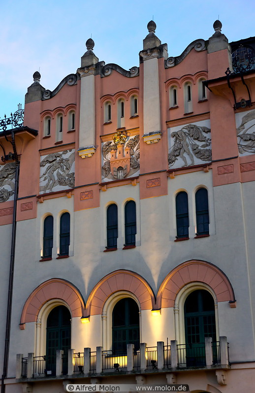 10 Decorated facade