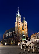 15 Mariacki church and horse carriage