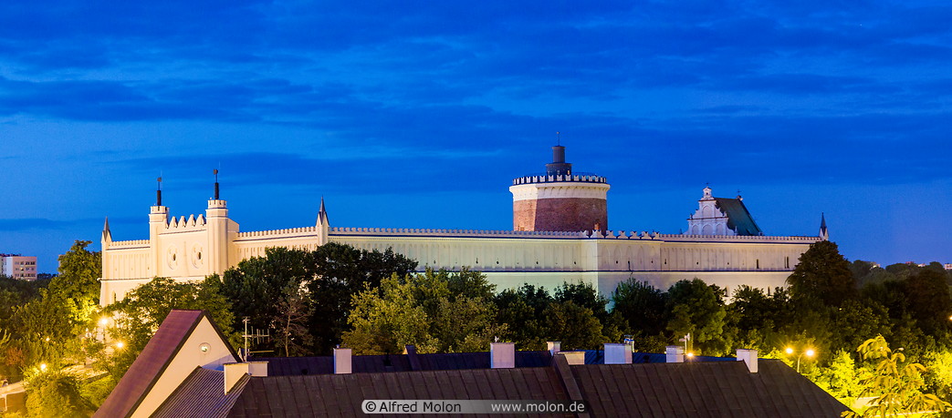 14 Lublin castle at night