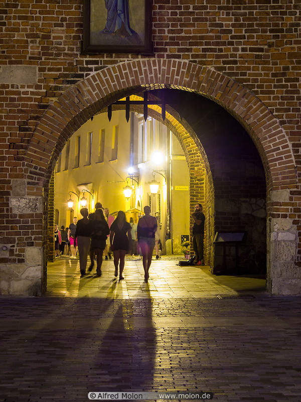 23 Krakowska gate at night