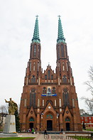 01 Front view with towers