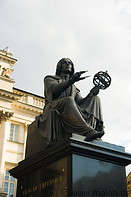 10 Nicolaus Copernicus statue
