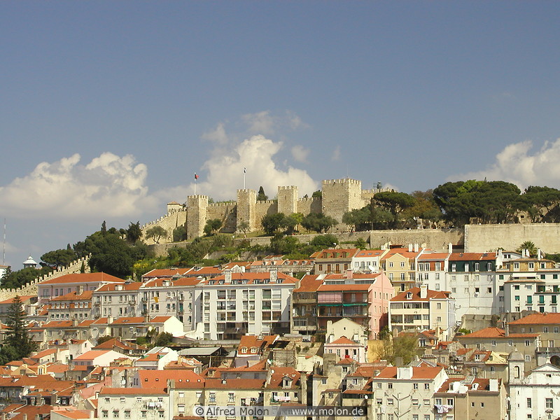 10 View over Castelo de Sao Jorge
