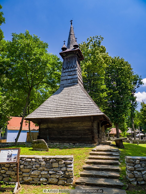 13 Turea wooden church