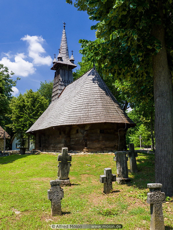 17 Turea wooden churchand cemetery