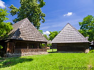 05 Oltenian houses