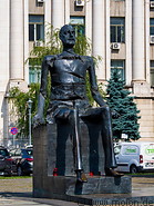 11 Iuliu Maniu statue