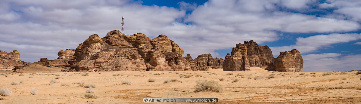 04 Desert with rocks