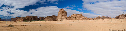 02 Desert with rocks