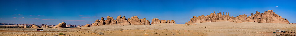 08 Desert with rocks