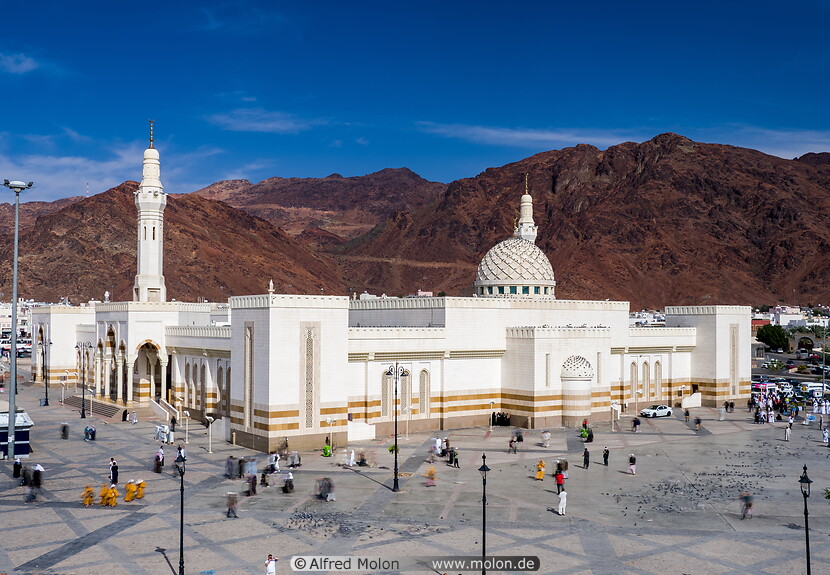 41 Sayyid al-Shuhada mosque and Mt Uhud