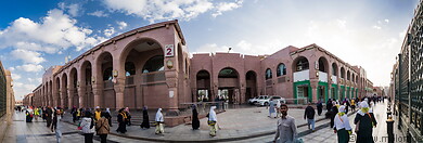 03 Footpath opposite prophet mosque
