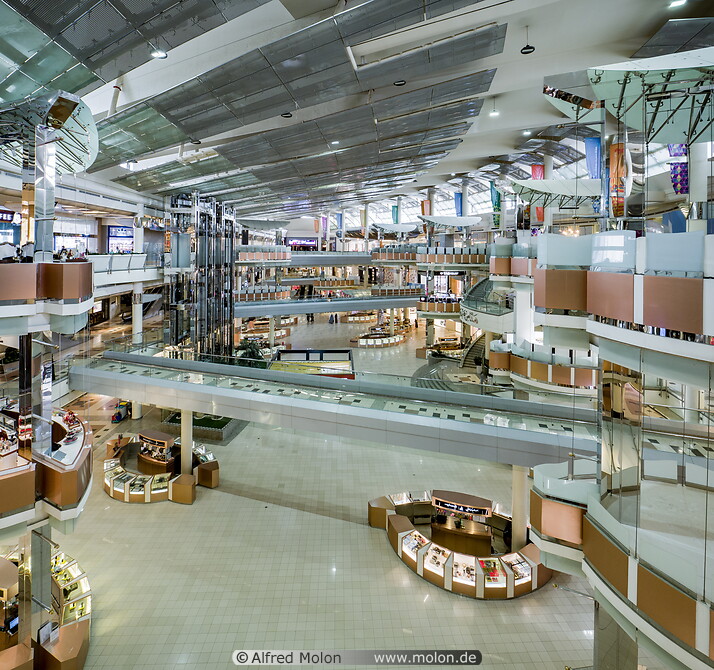 35 Kingdom Centre mall interior