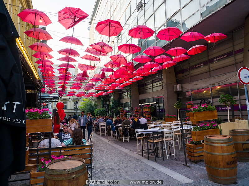 04 Restaurant with red umbrellas