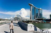 10 Marina Bay pedestrian bridge