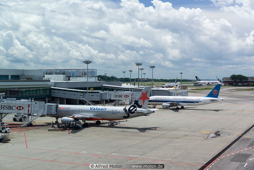 25 Singapore airport