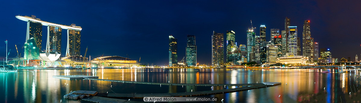 16 Marina bay at night
