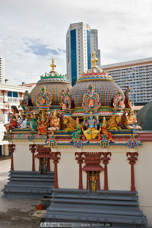 10 Temple and skyscrapers