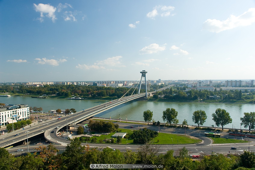 08 New bridge over the Danube river