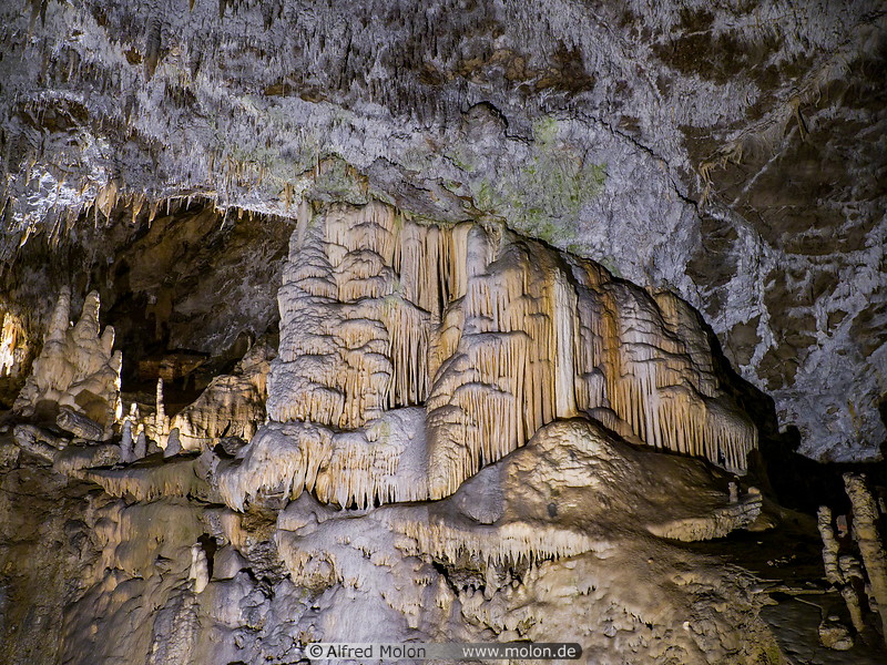 35 Rock formations in Postojna cave