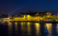 22 Port Vell at night