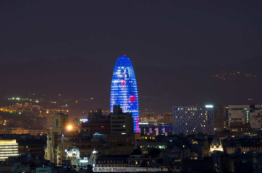 12 Torre Agbar at night
