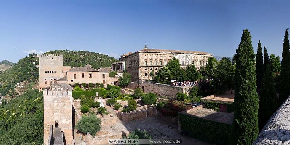 09 View of Nasrid and Charles V palaces