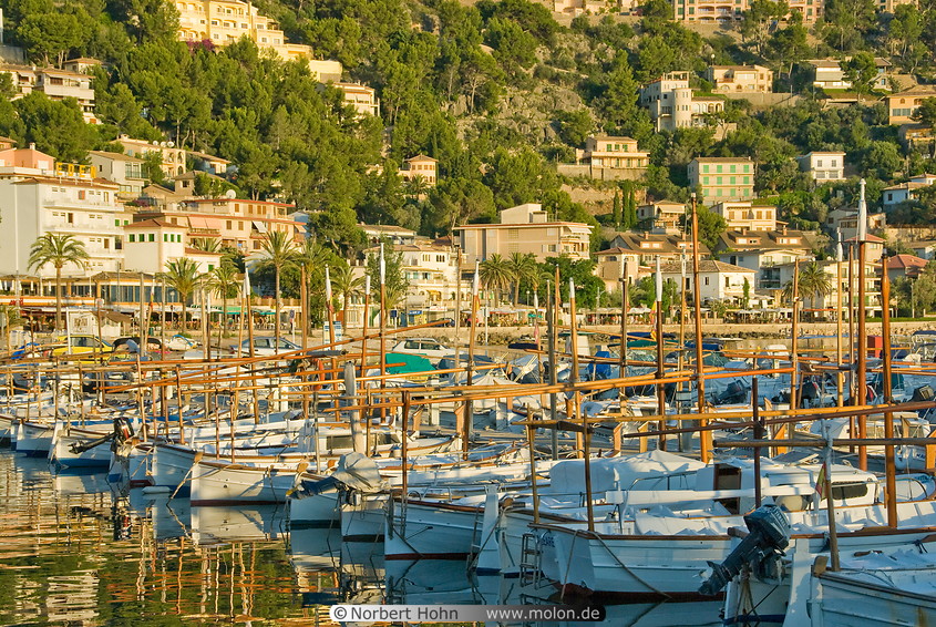 09 Yacht harbour of Port de Soller at the evening