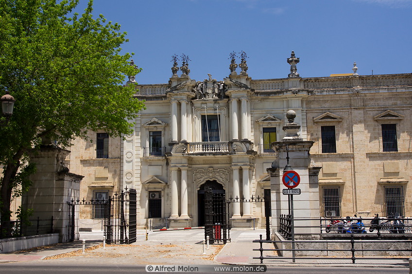 25 University of Sevilla