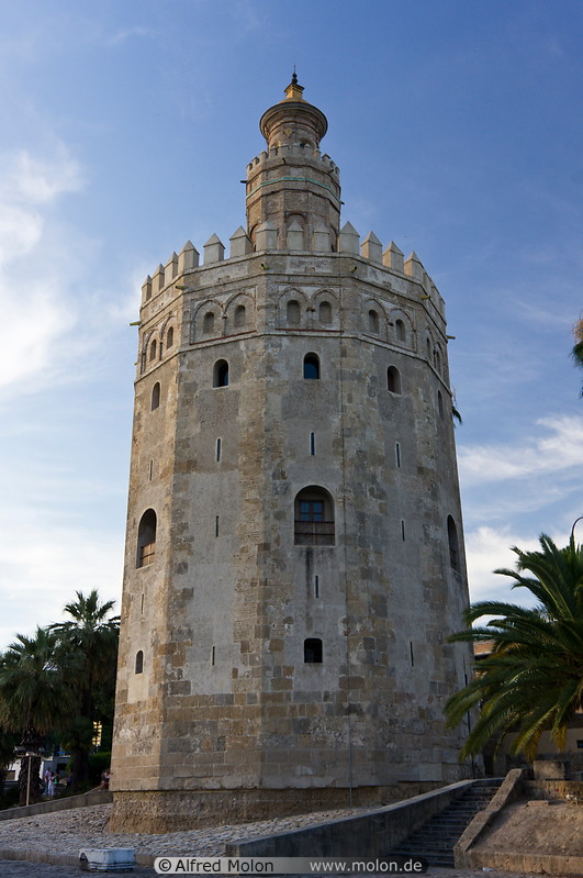 07 Torre del Oro tower