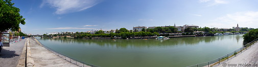 04 Guadalquivir riverfront