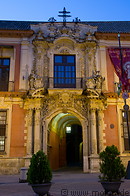 19 Palacio Arzobispal at night