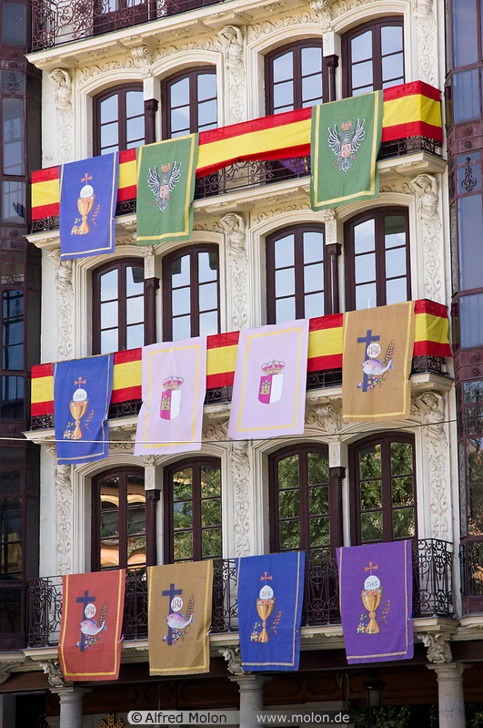03 Colourful flags on Zocodover square building