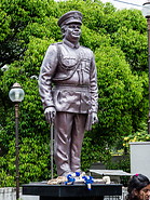 38 General Anuruddha Ratwatte statue