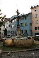 19 Stussihofstatt with fountain memorial