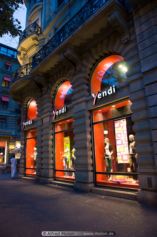 08 Yendi apparel store