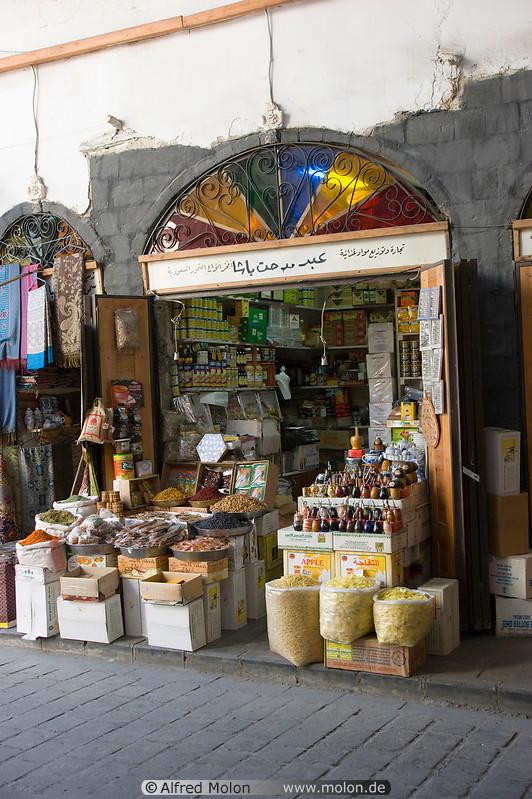 25 Dried fruits and spices shop