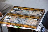 33 Playing backgammon