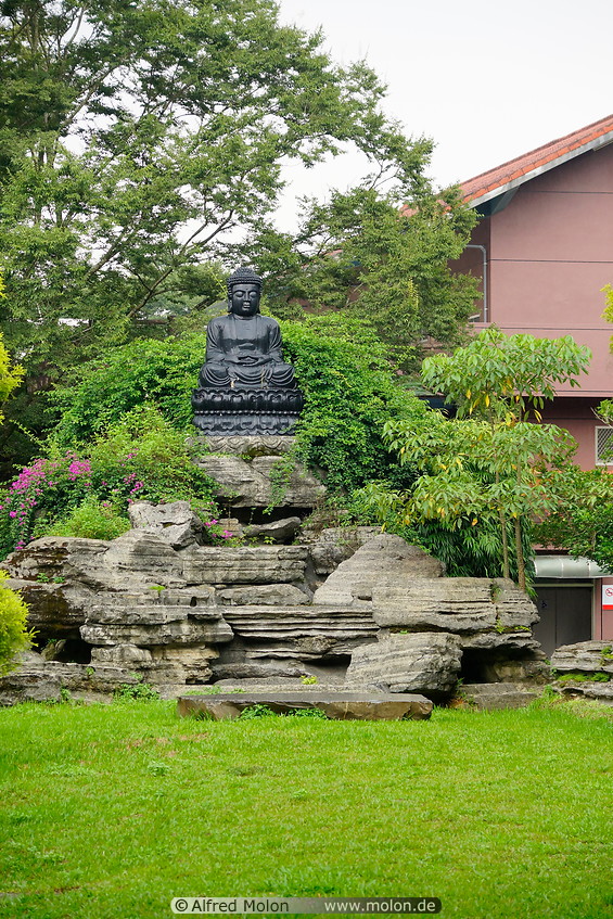 21 Park with Buddha statue